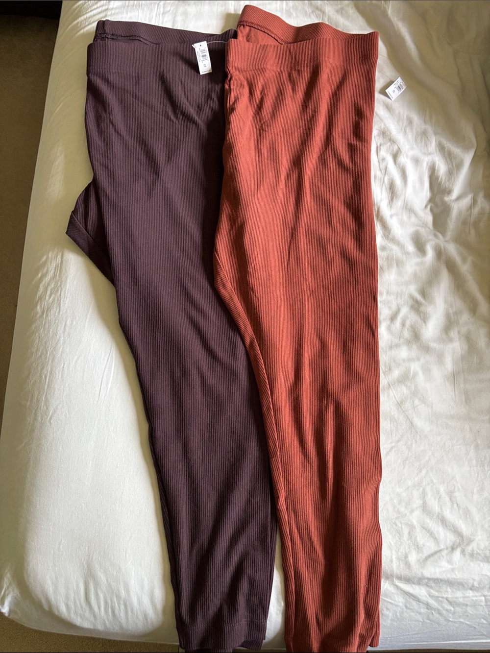 Old Navy Women’s plus size Cotton Ribbed Leggings- Rust and Deep Plum (Set of 2)